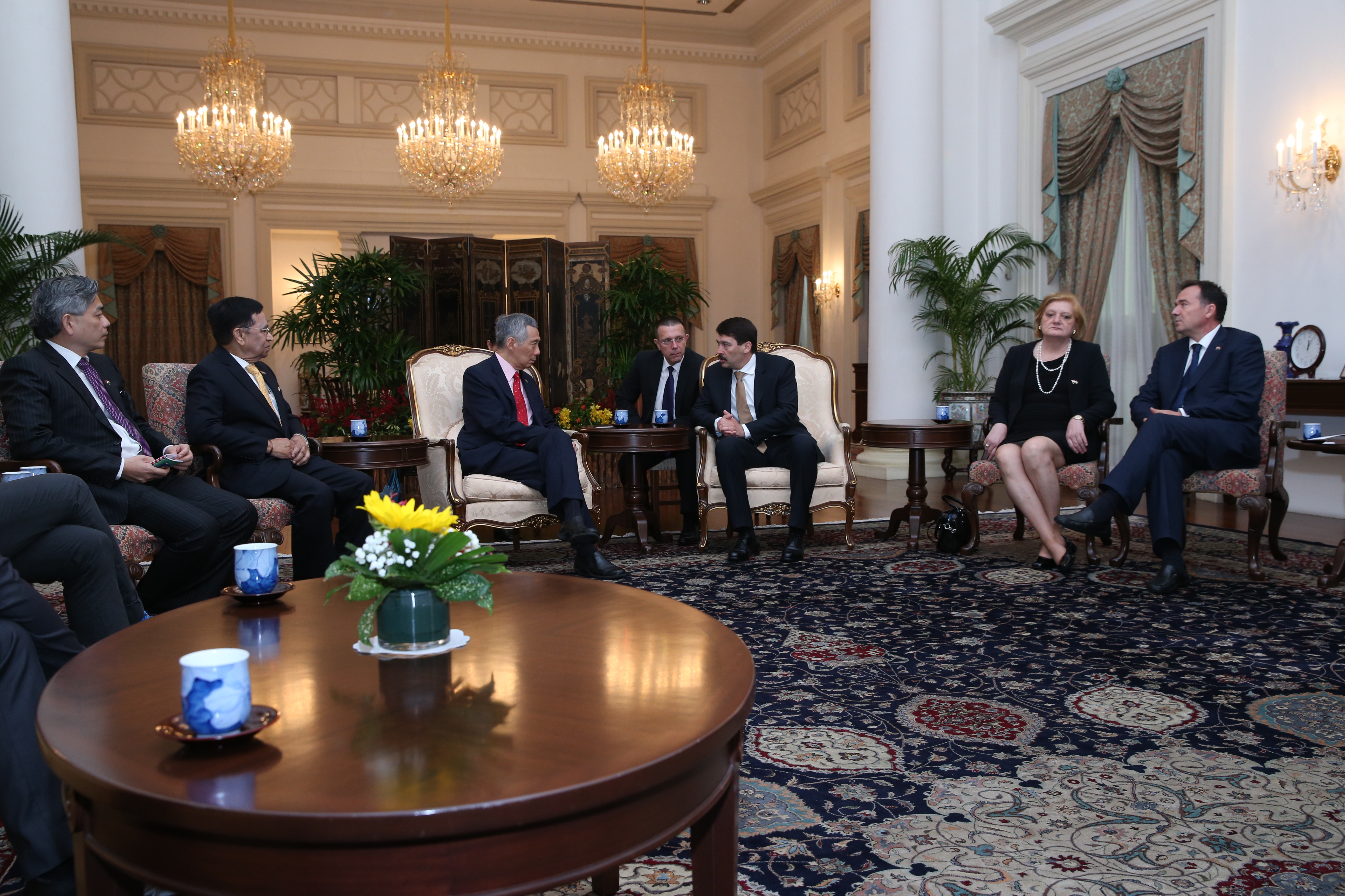 Call on Prime Minister Lee Hsien Loong by Prime Minister of Hungary Dr János Áder at the Istana on 9 Apr 2015 (MCI Photo by LH Goh)